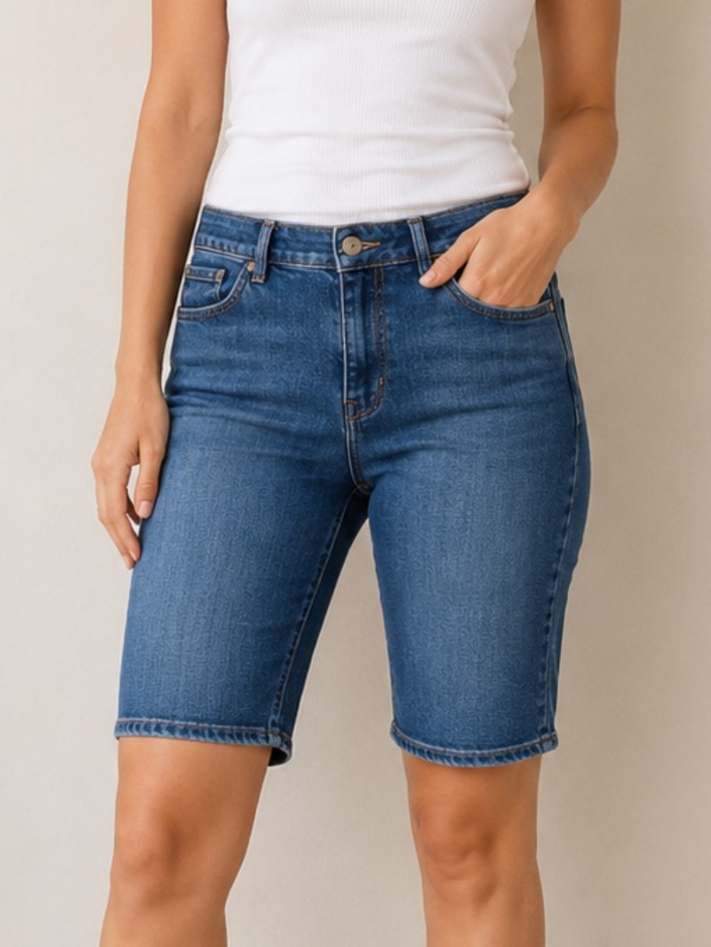 Levi’s Bermuda Denim Shorts Mid Rise Stretch Blue Size 27 Knee Length